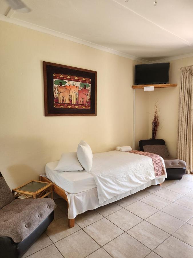 Profcon Resort Graaff-Reinet Buitenkant foto